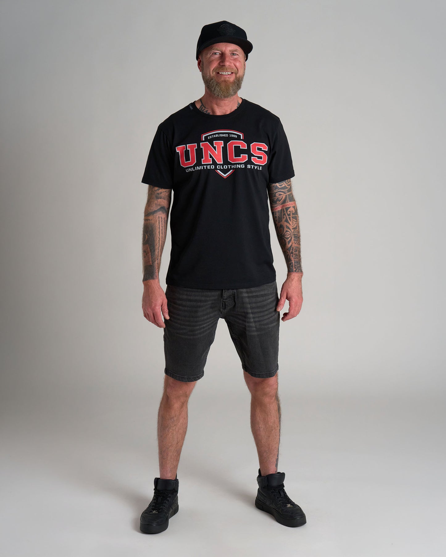 Férfi póló UNCS TEAM BLACK/RED