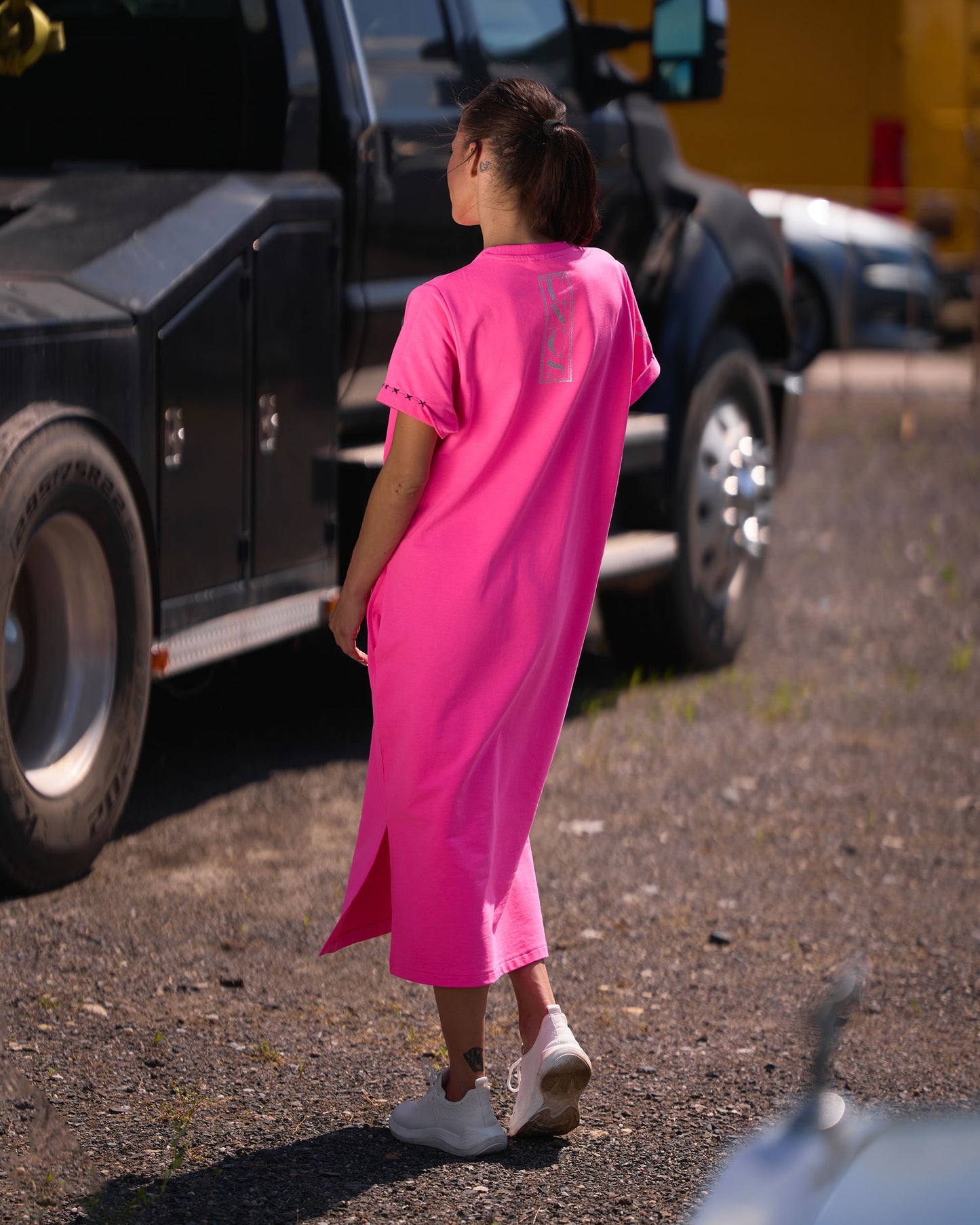 Női ruha KELI NEON PINK