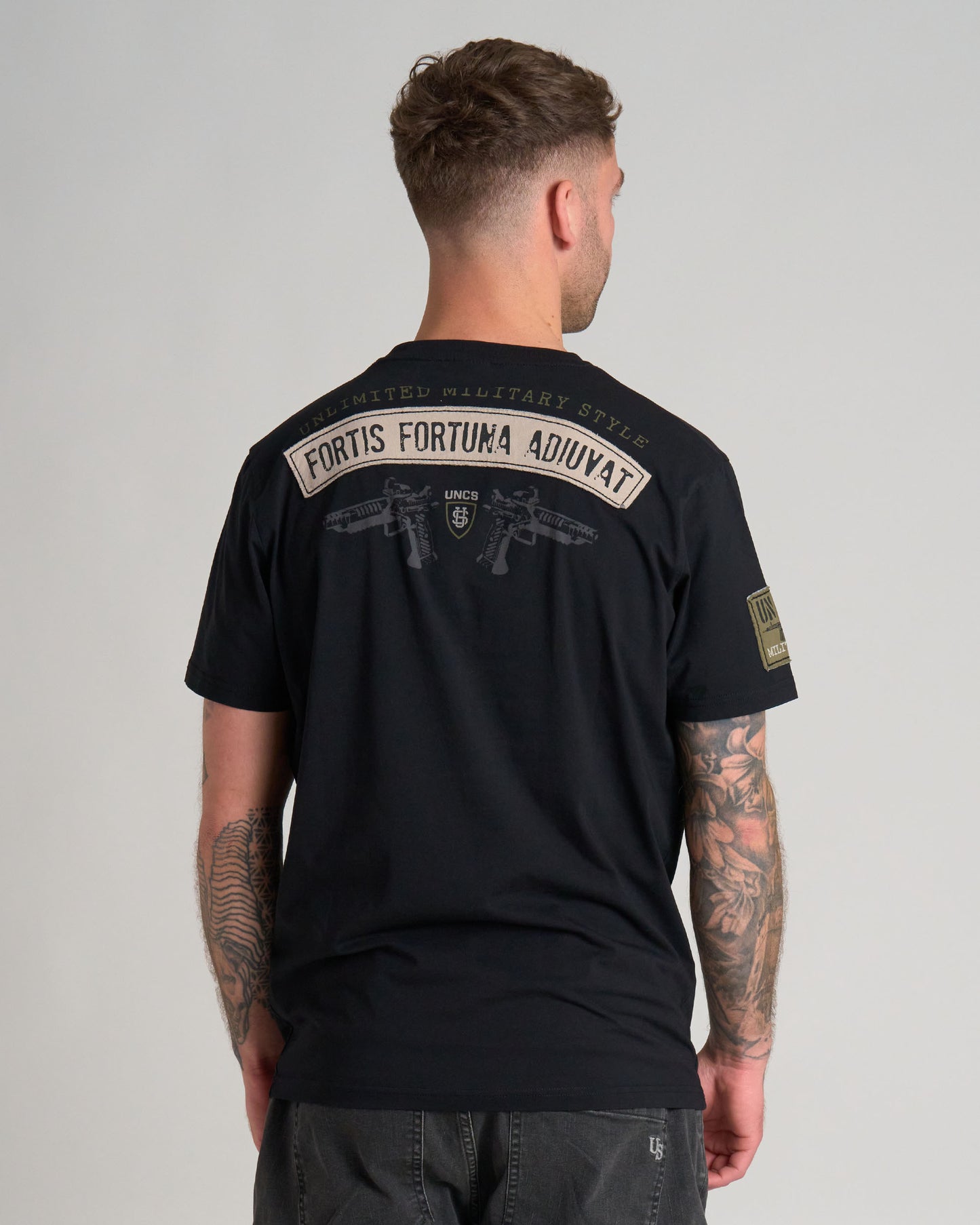 Férfi póló GUNS II BLACK