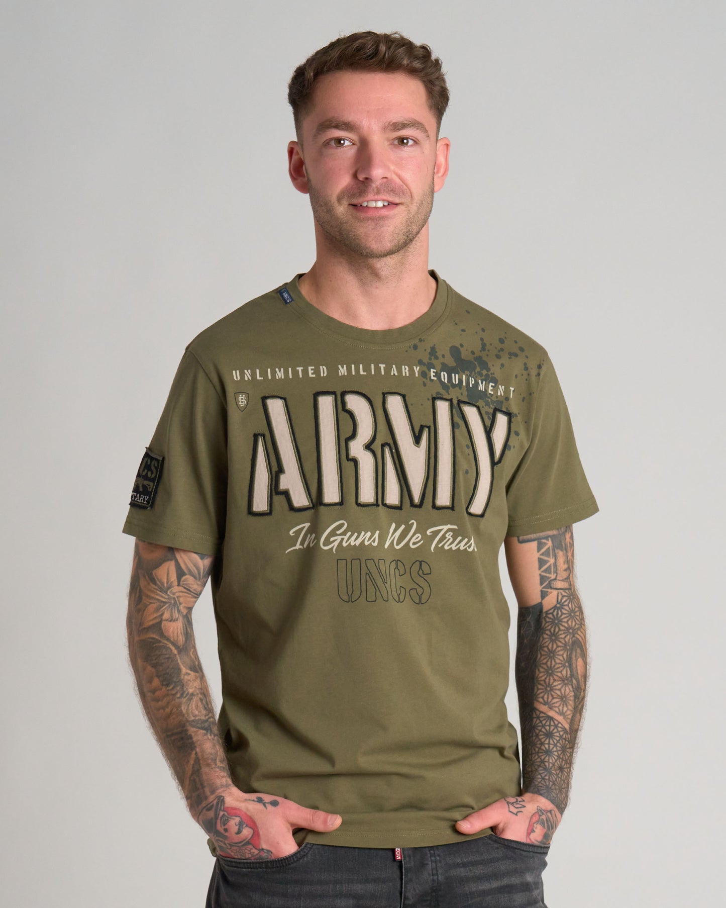 Férfi póló GUNS II KHAKI