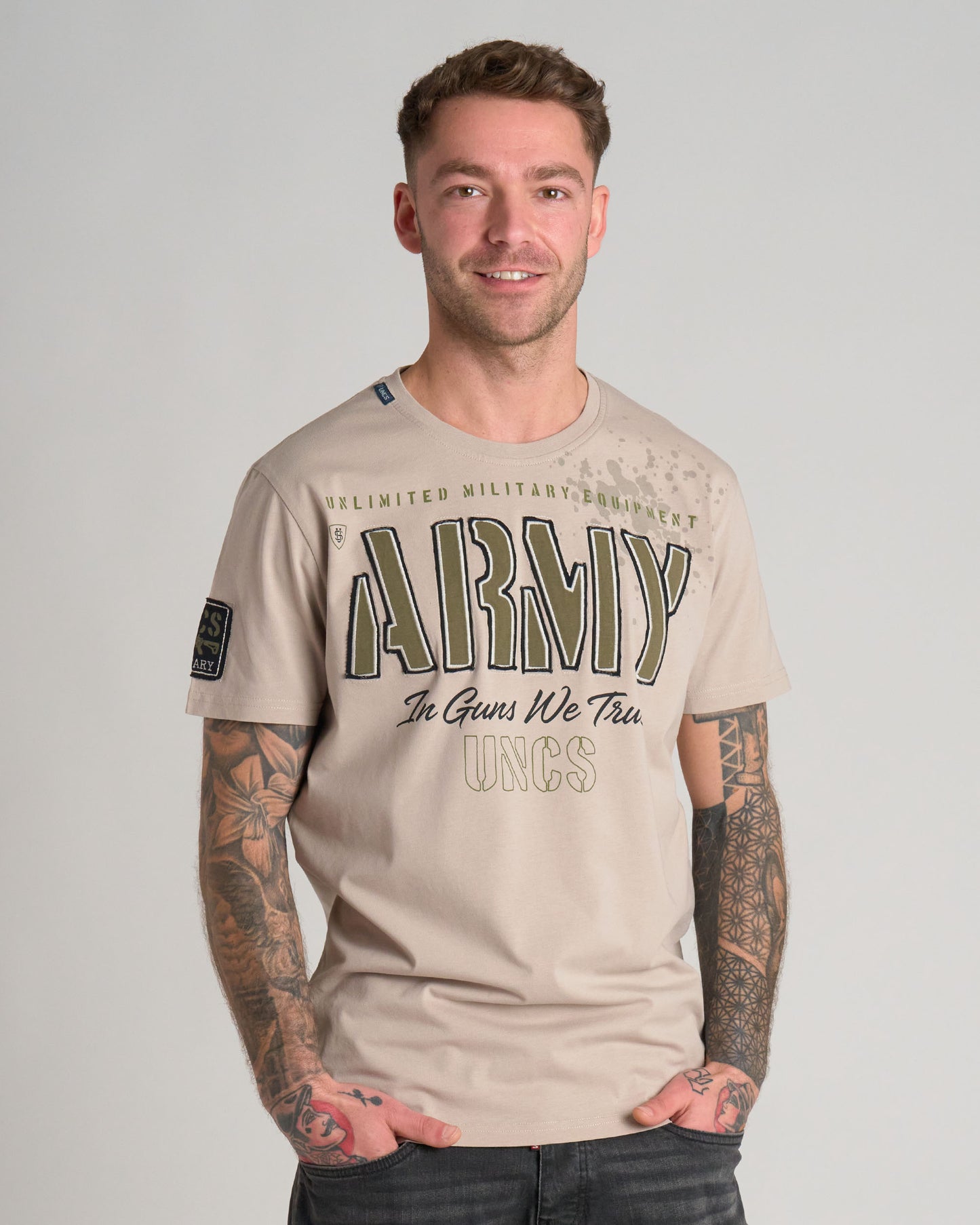 Férfi póló GUNS II SAND