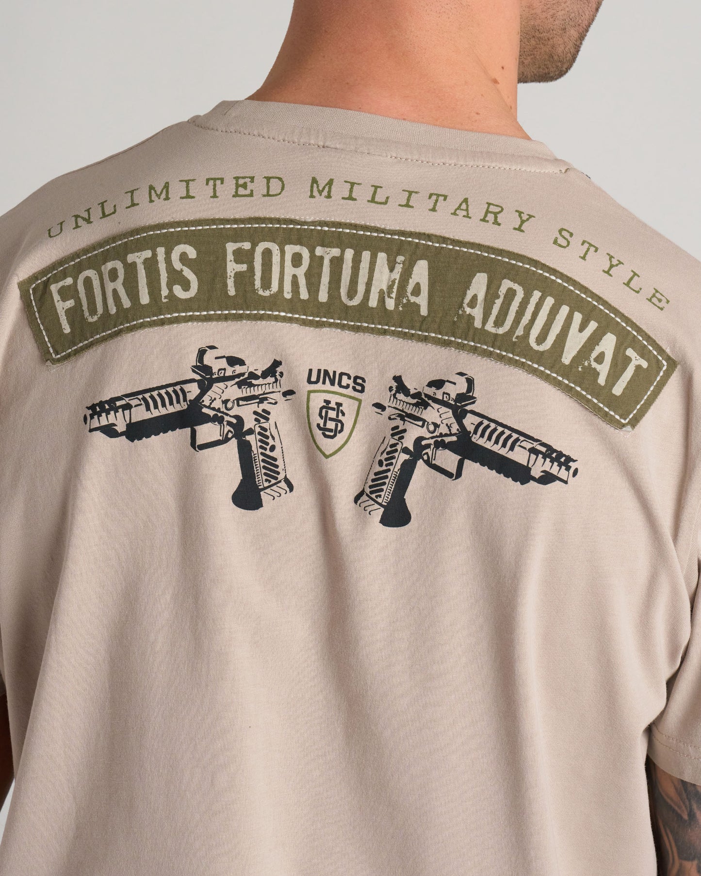 Férfi póló GUNS II SAND