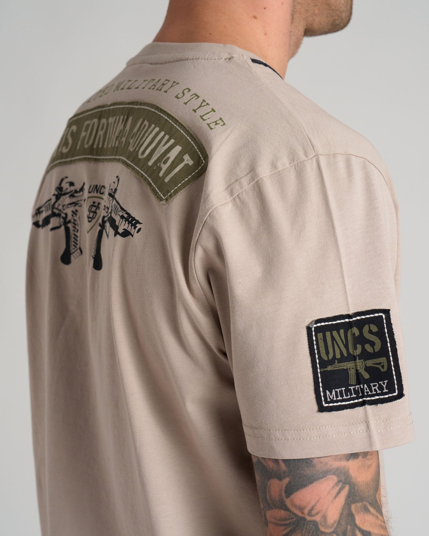 Férfi póló GUNS II SAND